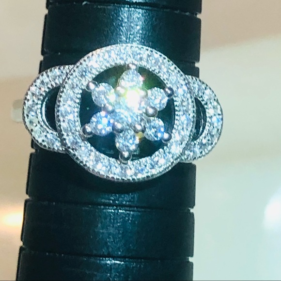 🦋Beautiful 925SS/WGP Sapphire Dinner Ring! - Picture 16 of 16